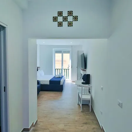 Covo Degli Angioini Oda ve Kahvaltı 4*