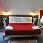 Covo Degli Angioini Neapol
